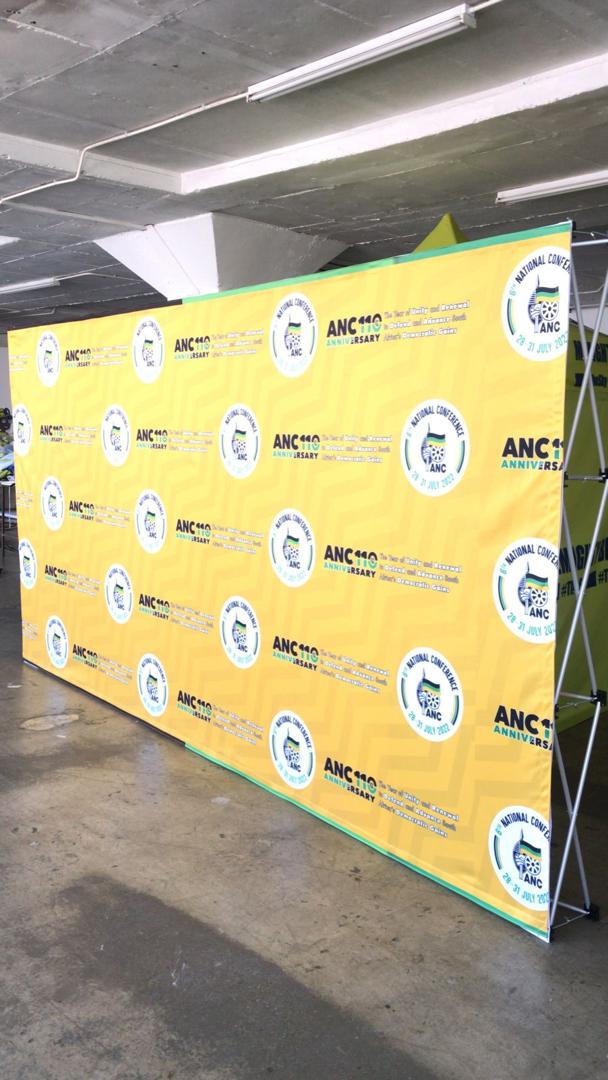 4.5m Bannerwall with collapsible system and carry bag