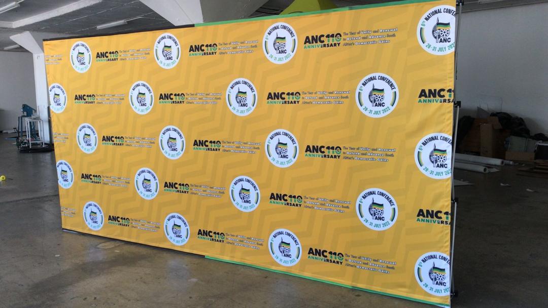 4.5m Bannerwall with collapsible system and carry bag view 2