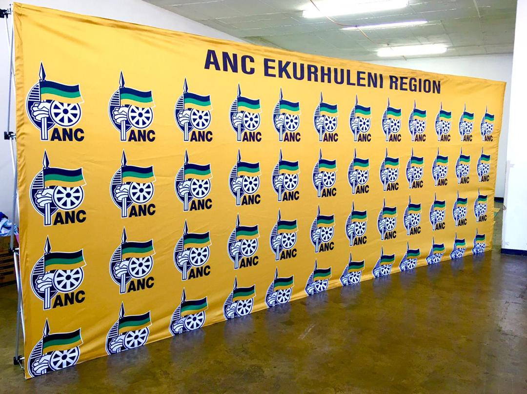 6m Bannerwall with collapsible system and carry bag